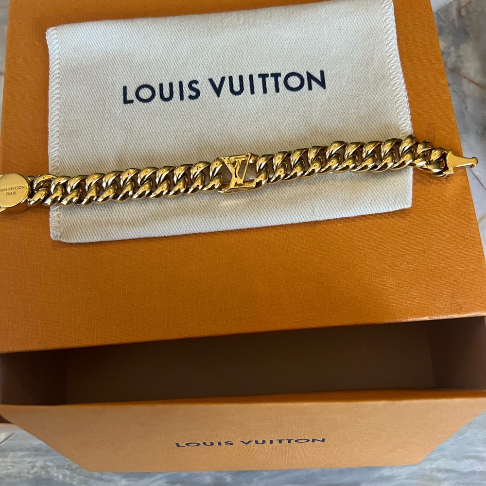 Authentic Louis Vuitton Gold Curb Chain Bracelet with LV Center Link